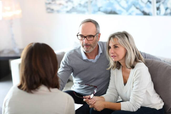 elderly-couple-talking-with-accountant-about-inheritance-tax